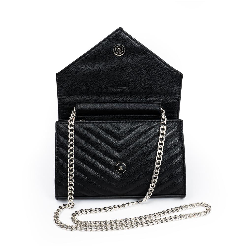 حقيبة سان لوران كاساندر بتصميم ظرف مبطن