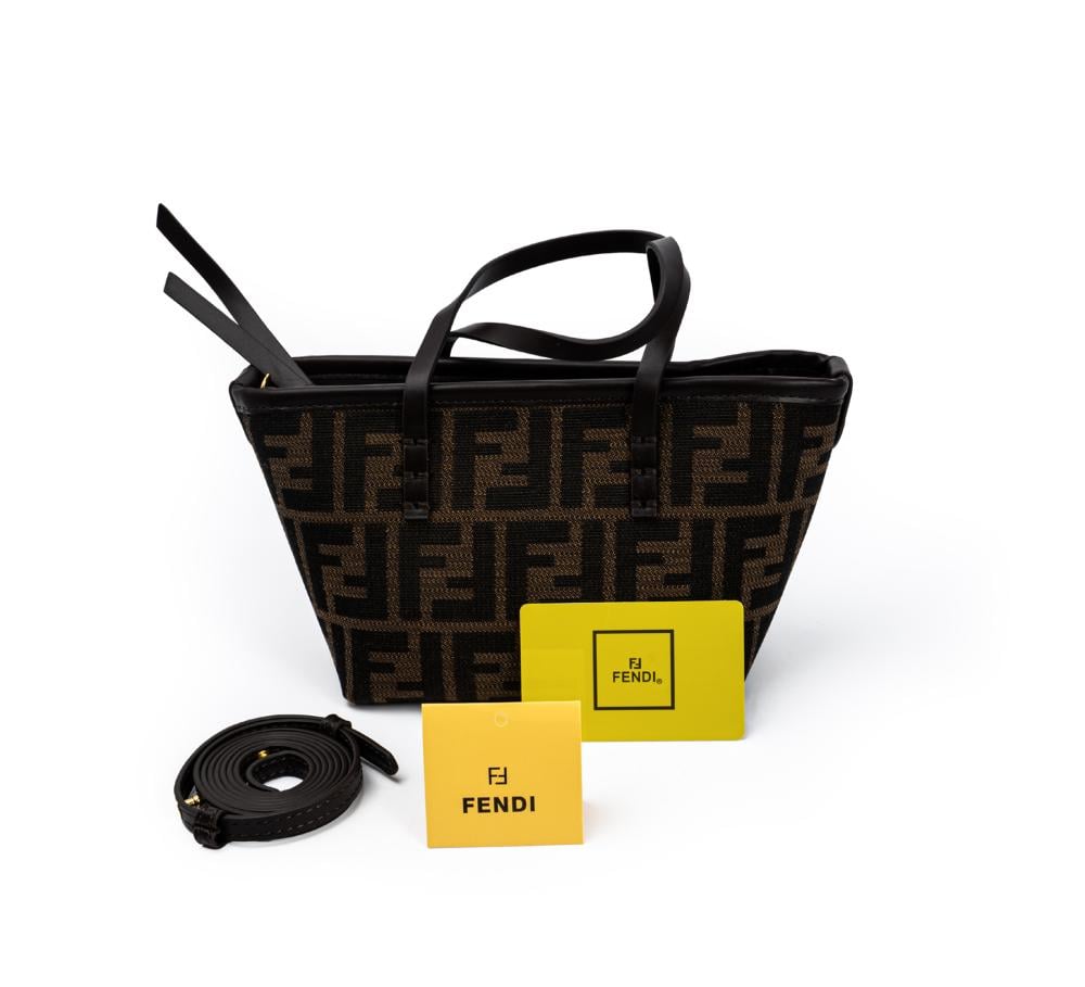 حقيبة فندي ميني مع نقش FF