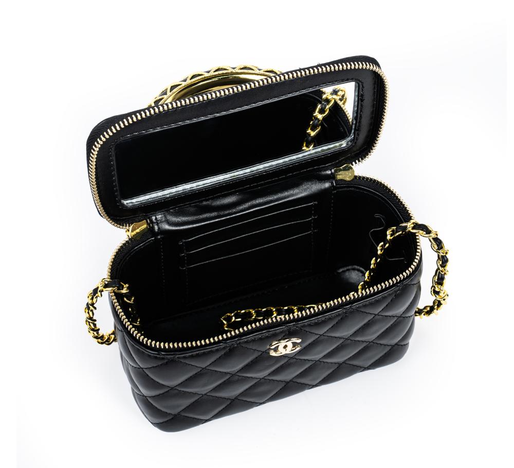 حقيبة شانيل ڤانيتي  مع مرآة داخلية