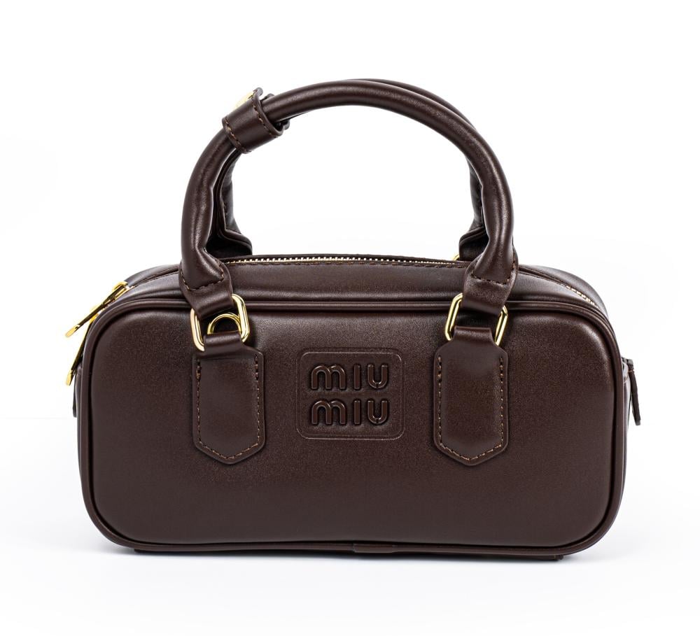 حقيبة ميو ميو  أركادي الحجم الوسط