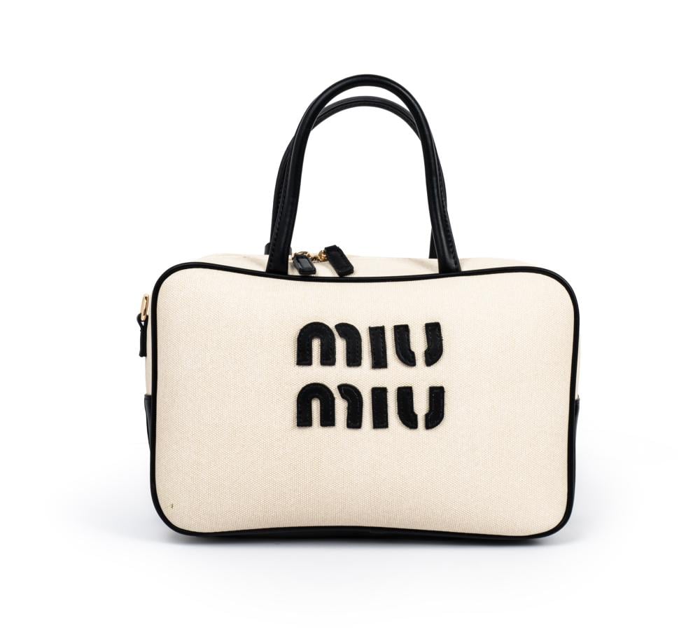 حقيبة MIU MIU  تصميم قماش بإطار جلدي