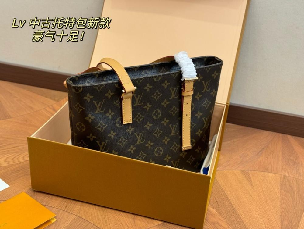 شنطه من لويس فيتون مقاس ٢٨ سم NJ FOR BRANDS