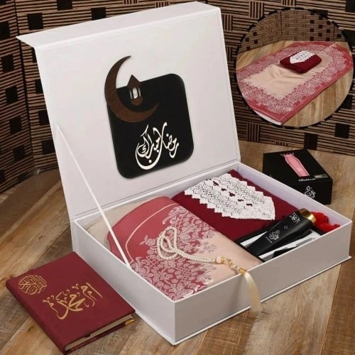 افضل هدايا رمضان طقم صلاة نسائي فخم سجاده وشرشف وم...