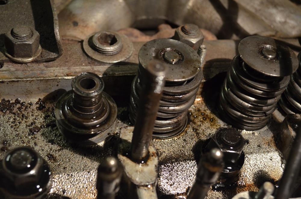 أسباب صدور صوت عند الضغط على الفرامل وحلولها مع متجر أوثق