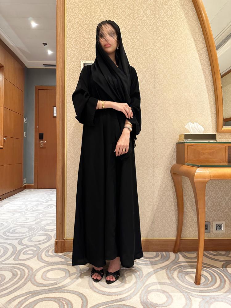 S.107 عبايه اسود ساده