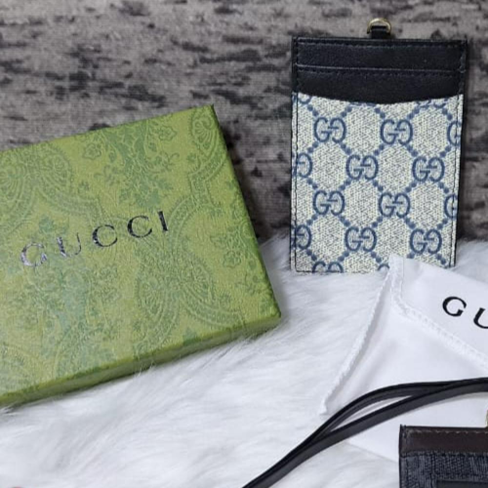 حامل البطاقة (الكارد هولدر) من ماركة قوتشي