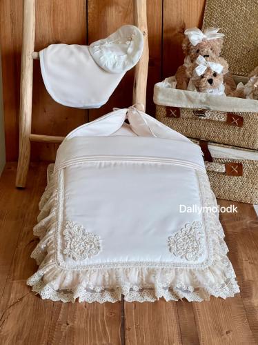 مدس مع اللفه والقبعه الدائريه