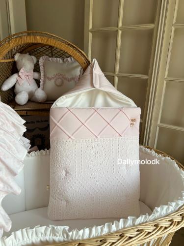 مدس مع لفة وقبعة