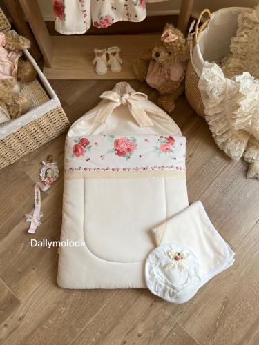 مدس بناتي مع اللفه والقبعه الدائريه