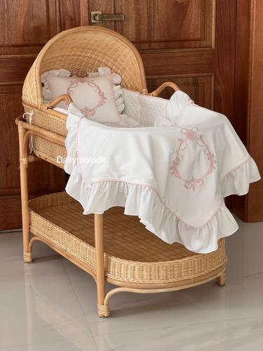 سرير خيرزان - بناتي