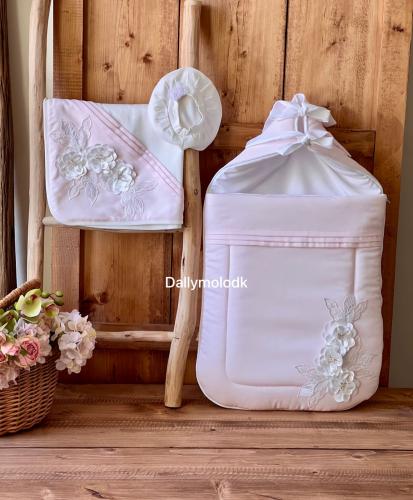 مدس مع اللفه والقبعه الدائريه