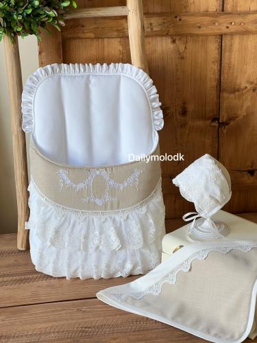 مدس مع اللفه والقبعه الفرنسيه