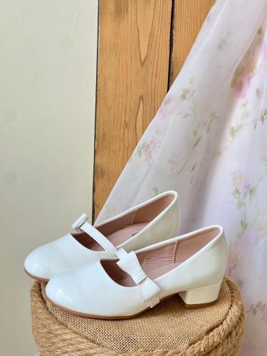 حذاء كعب اوف وايت