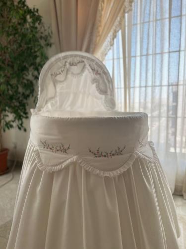 السرير مع التلبيسة