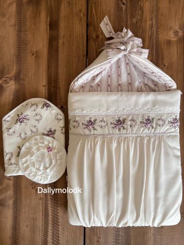 مدس مع اللفه والقبعه الدائريه