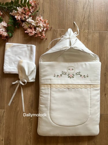 مدس مع اللفه و القبعه الفرنسيه