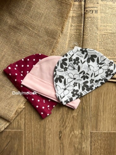 طقم ثلاث قبعات