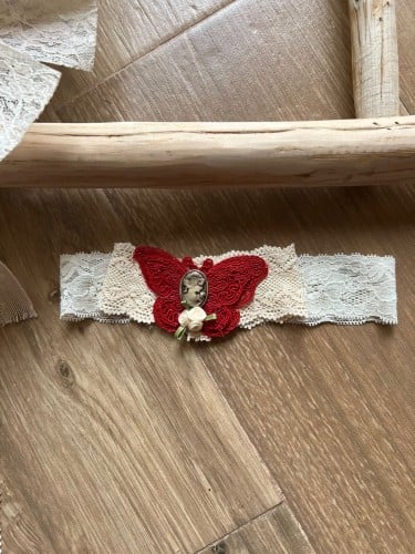 باند بيج و أحمر