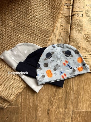 طقم ثلاث قبعات