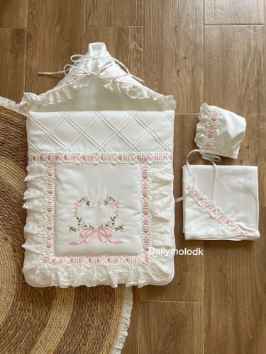 مدس بناتي مع اللفه والقبعة الفرنسية