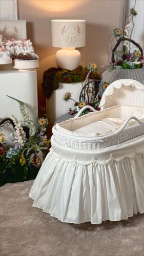 السرير مع التلبيسة بدون المدس