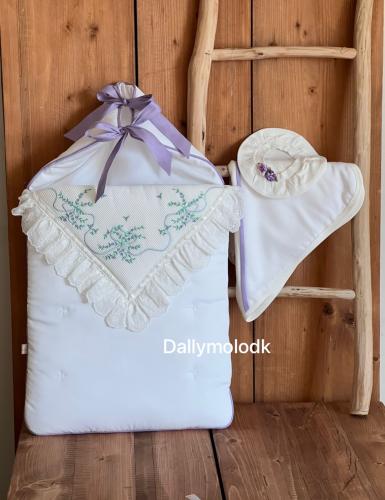 مدس مع اللفه والقبعه الدائريه