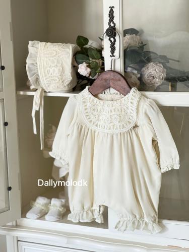 افرول مع قبعه الفرنسيه بدون الجورب