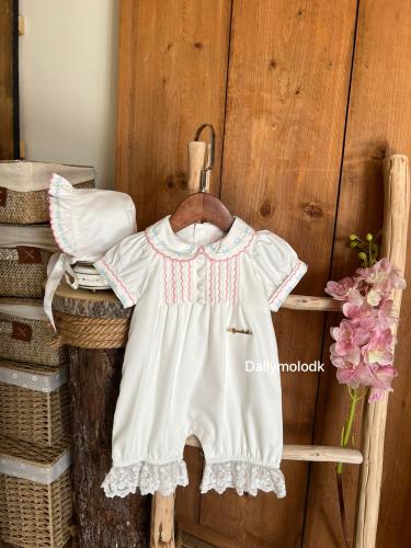 افرول بناتي مع القبعة الفرنسية