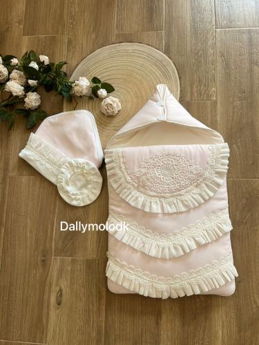 مدس وردي مع اللفه والقبعه الدائريه