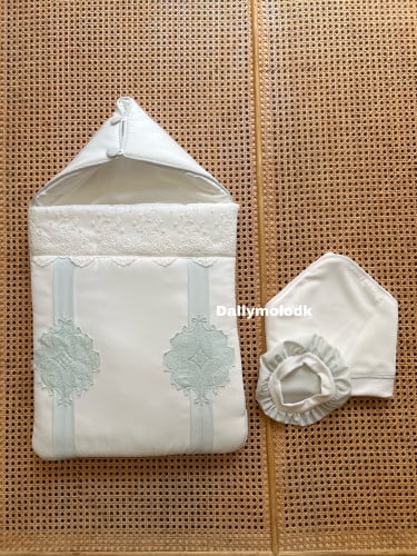 مدس مع اللفه والقبعه الدائريه