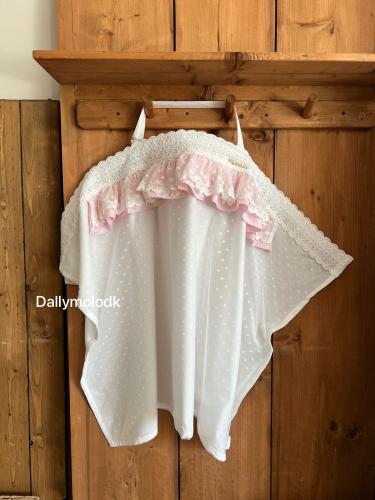 غطاء رضاعه اوف وايت و وردي