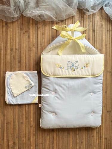 مدس ولادي مع اللفه والقبعة