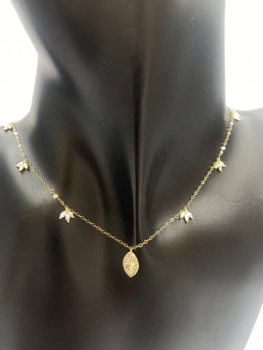 18 karat choker necklace