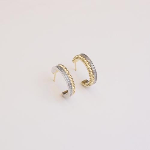 18 karat earring