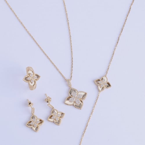 طقم ذهب عيار 18