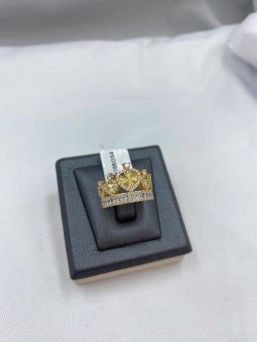 18 karat heart ring