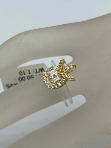 18 karat transparent ring