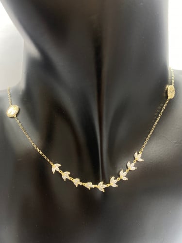 18 karat choker necklace