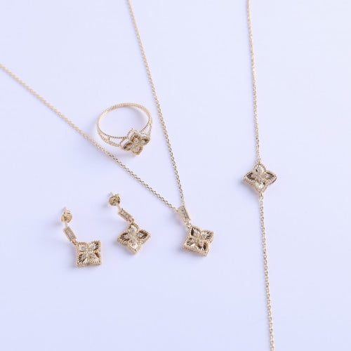 نصف طقم عيار 18