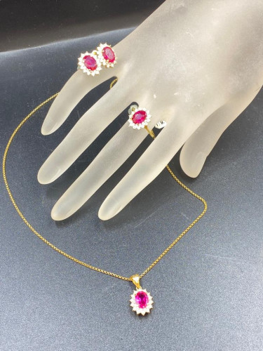 Half set of 18 karat gold