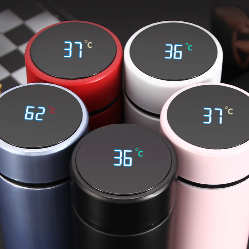 مطاره حافظة للحرارة مزودة بشاشة لقياس درجة الحرارة