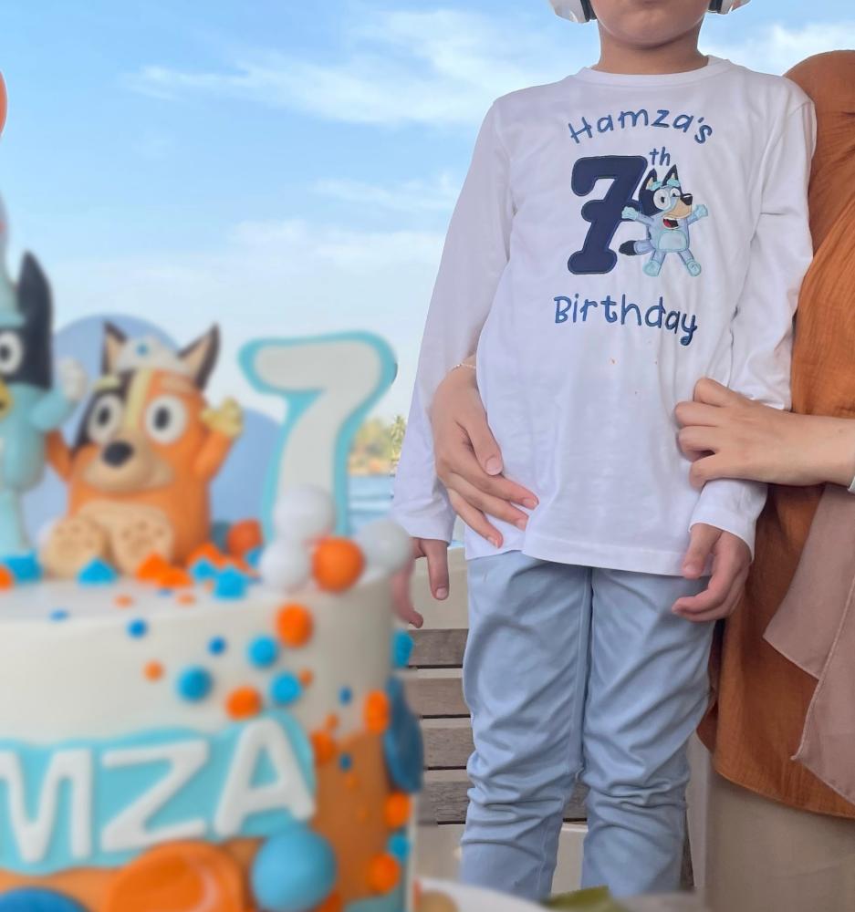 الاحتفال بعيد الميلاد بطريقة مميزة: جمال التيشيرتات المطرزة