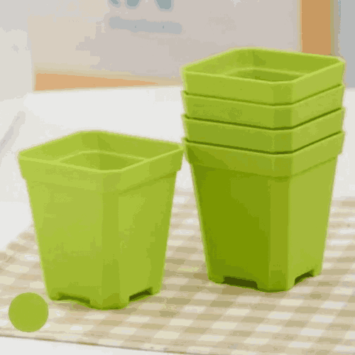 مراكن بلاستيك ملونة ٧ سم