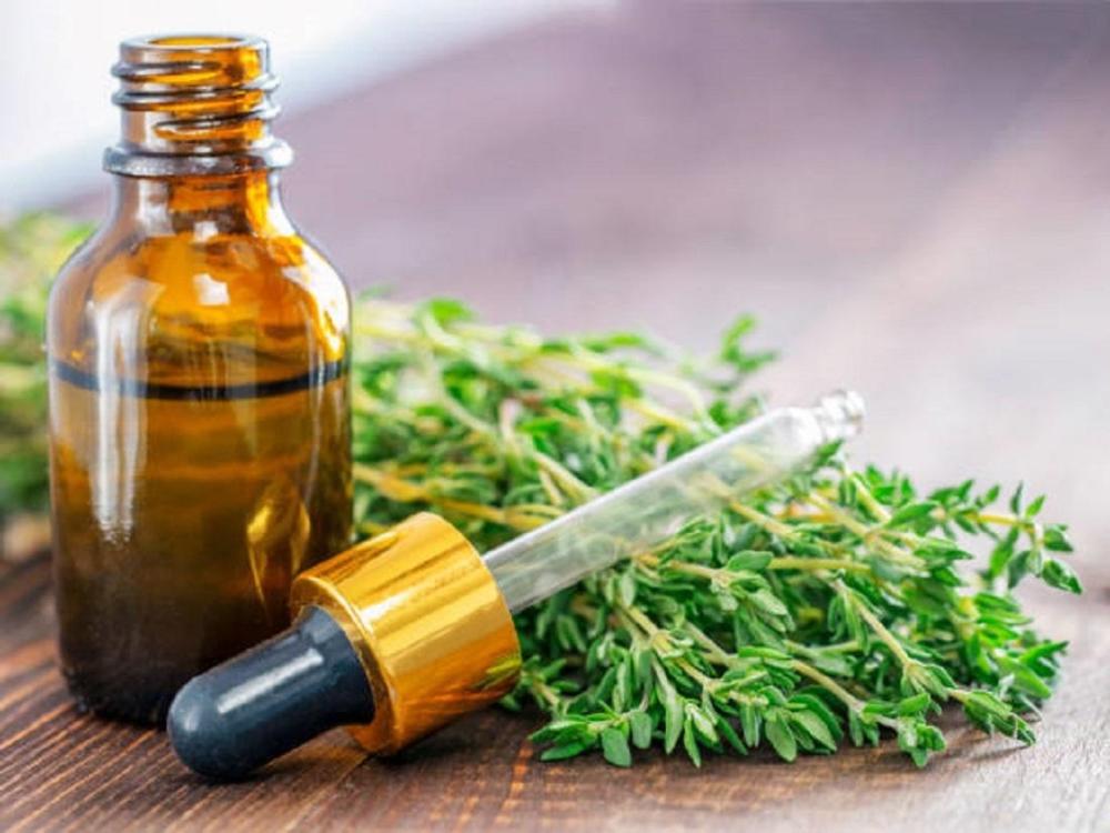 زيت الزعتر لعلاج قشرة الرأس