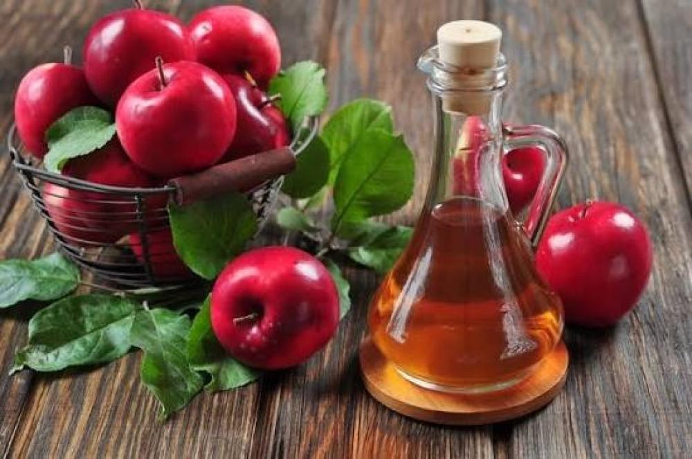 تونر خل التفاح وماء الورد للبشرة