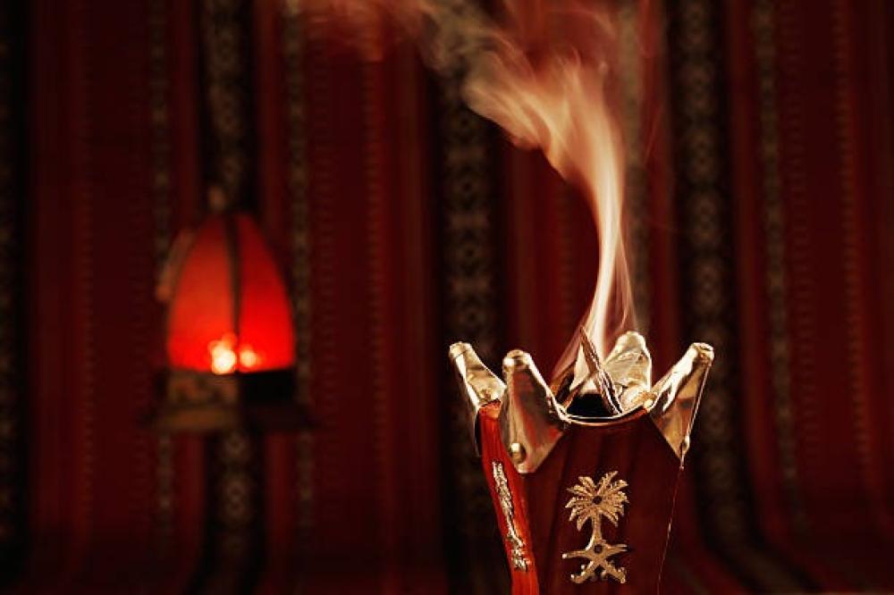 بخور طبيعي بالأعشاب واللبان للاسترخاء