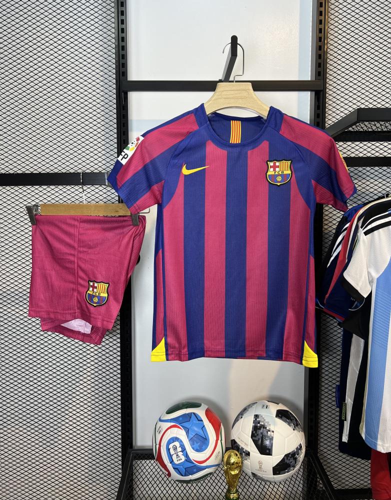 برشلونة كلاسيك 2005 نسخة ميسي