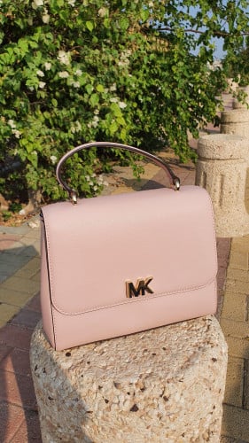 شنطة ماركة مايكل كورس