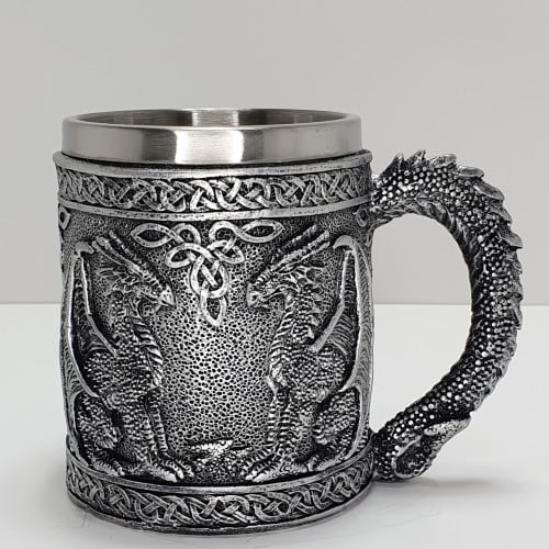 كوب على شكل تنين