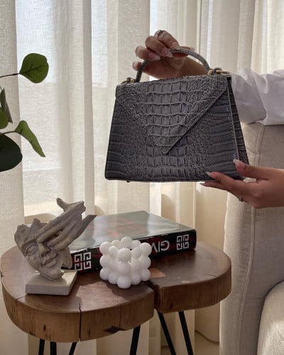 Elegant cross bag